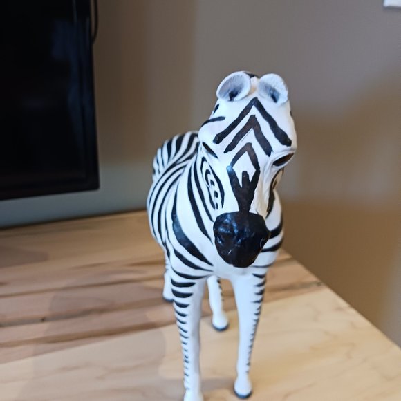 VINTAGE ZEBRA Art Sculpture HANDMADE LEATHER PAPER MACHE w/glass eyes 12" tall - Picture 2 of 7